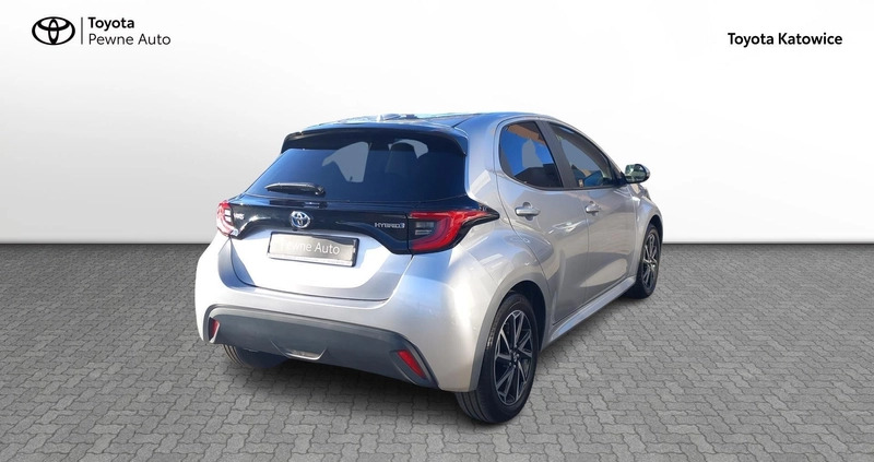 Toyota Yaris cena 92900 przebieg: 10116, rok produkcji 2022 z Brzostek małe 172